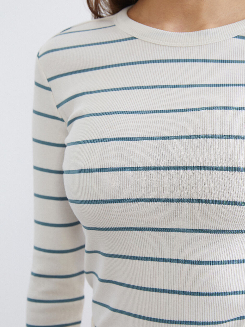 Әйелдерге арналған жолақты дөңгелек жағалы боди-3