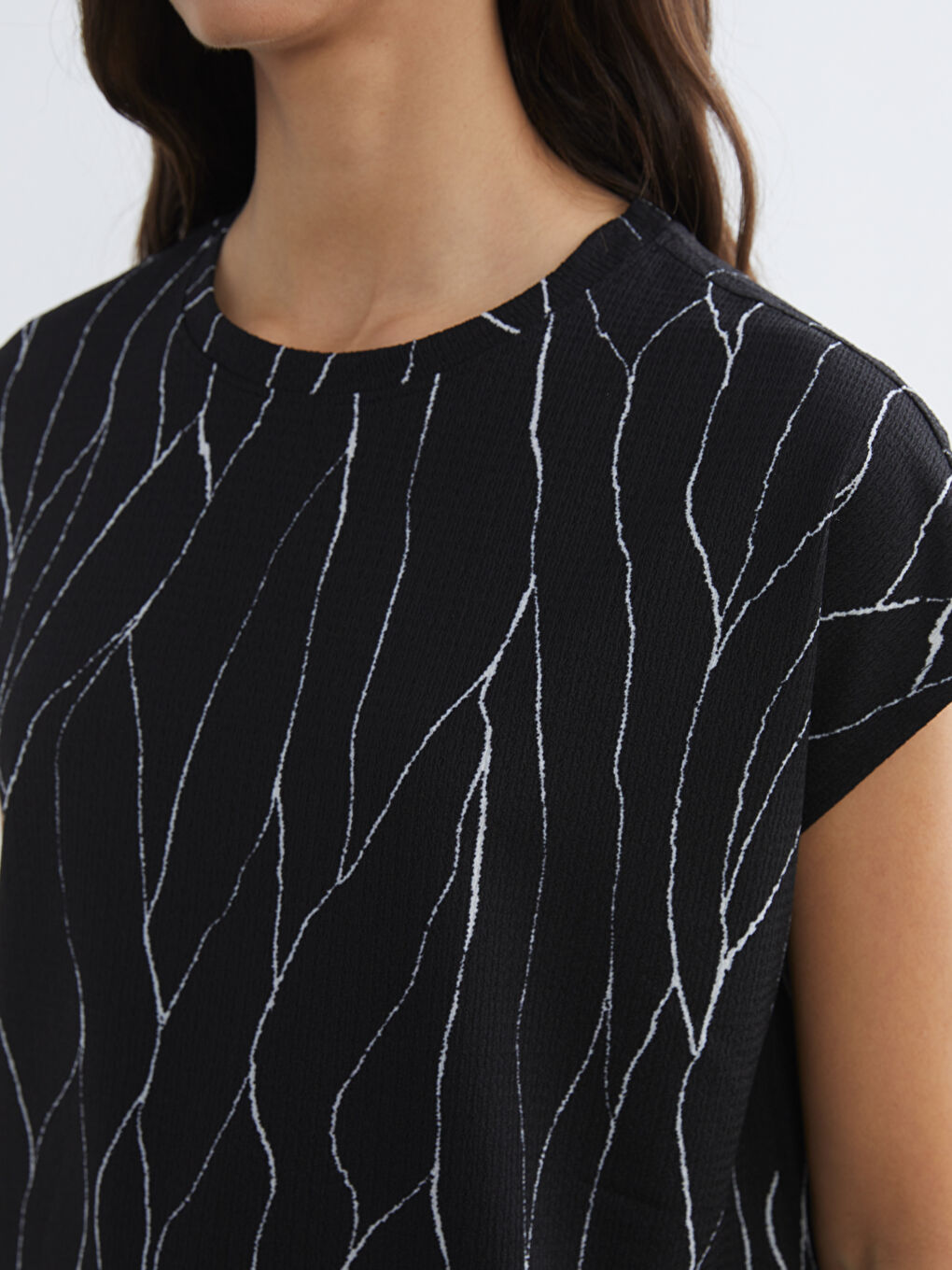 Woman BLACK T-Shirt-2