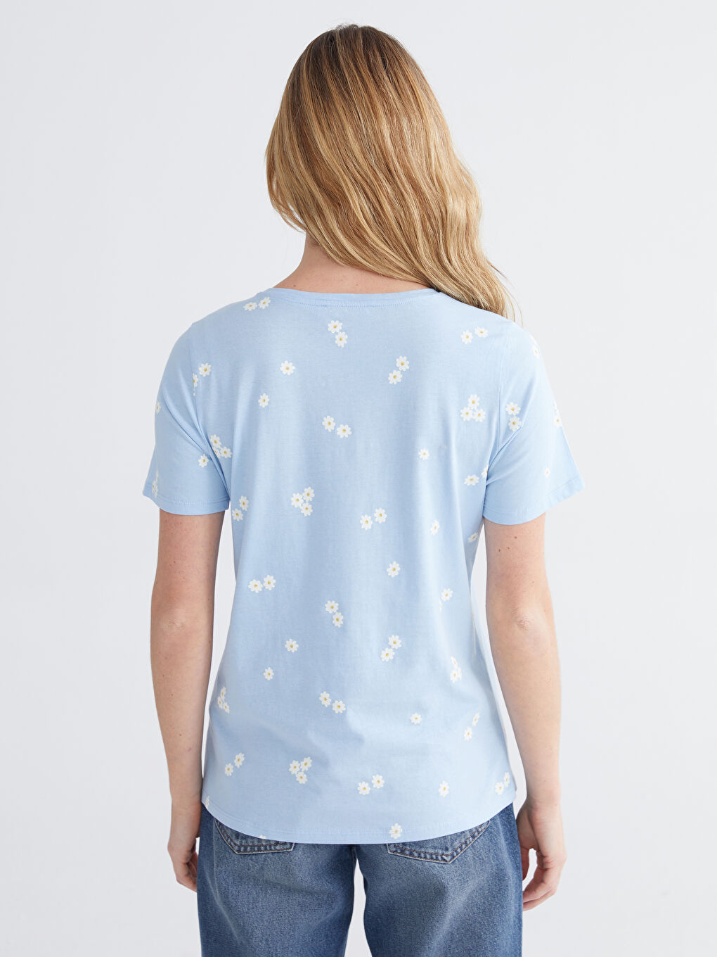 Женская футболка с цветочным принтом-3