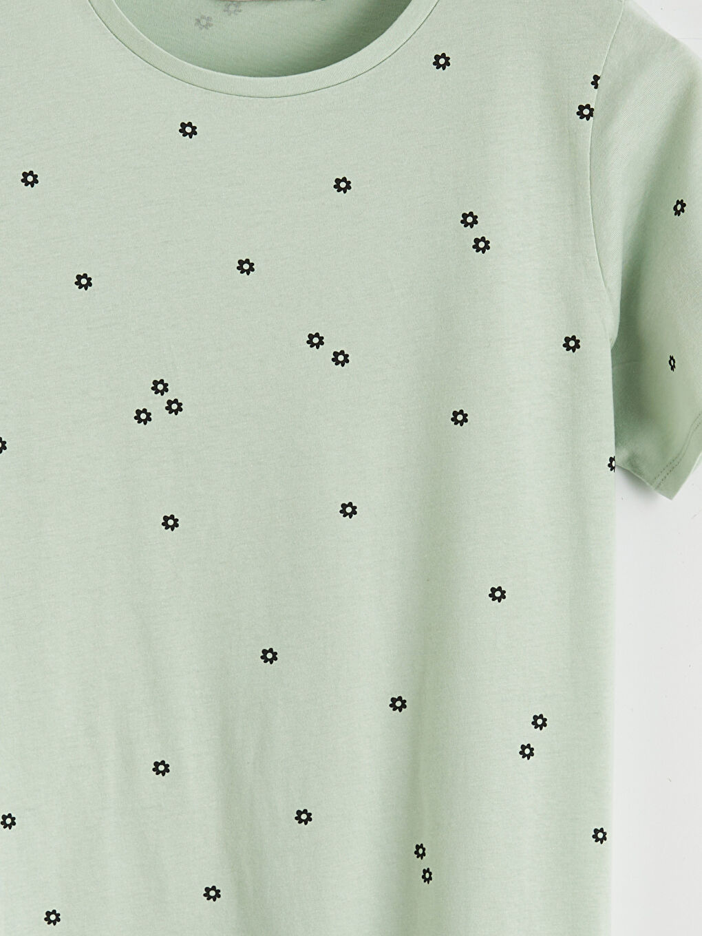 Женская футболка с цветочным принтом-5