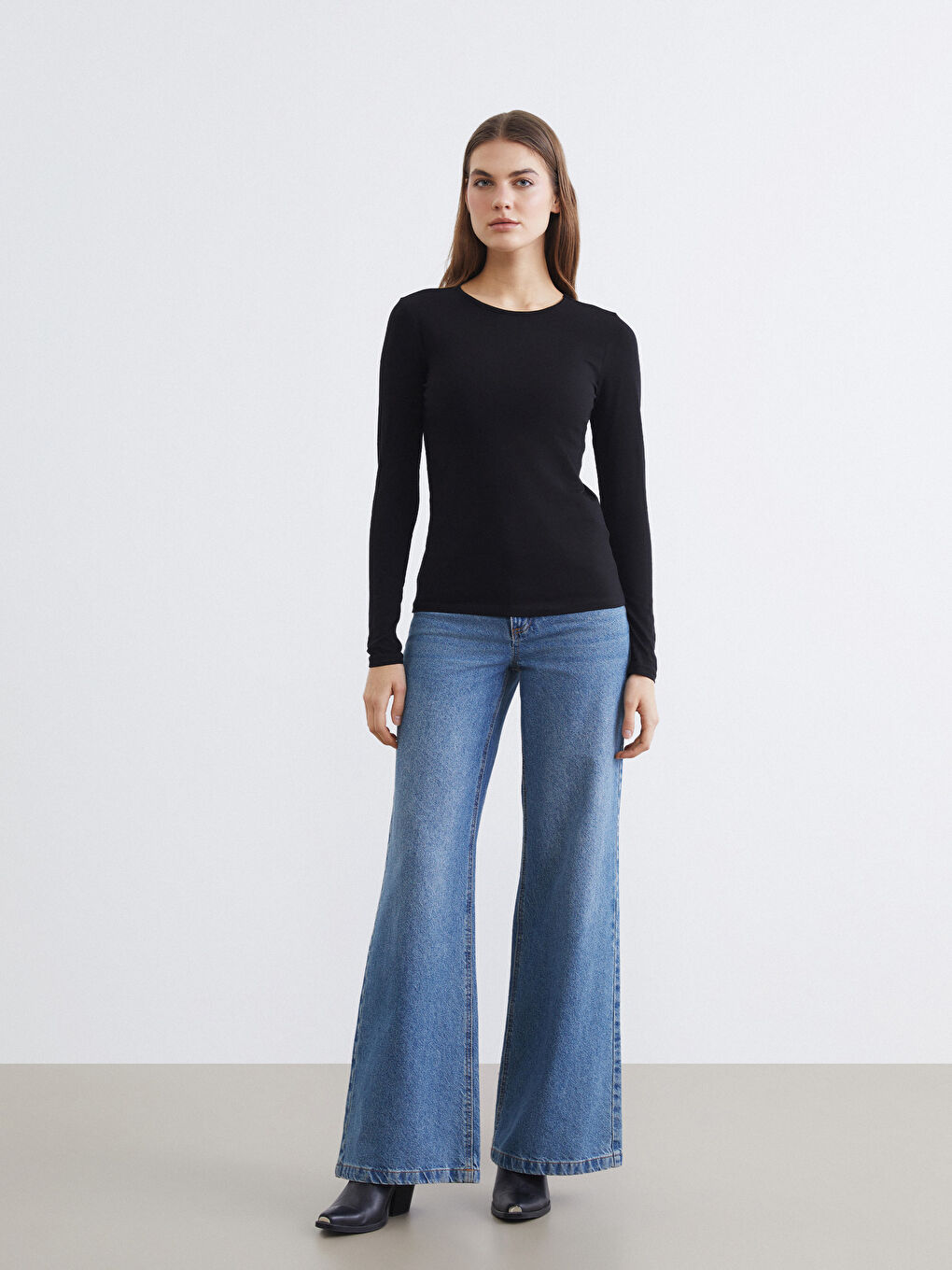 Женская футболка с круглым вырезом-1