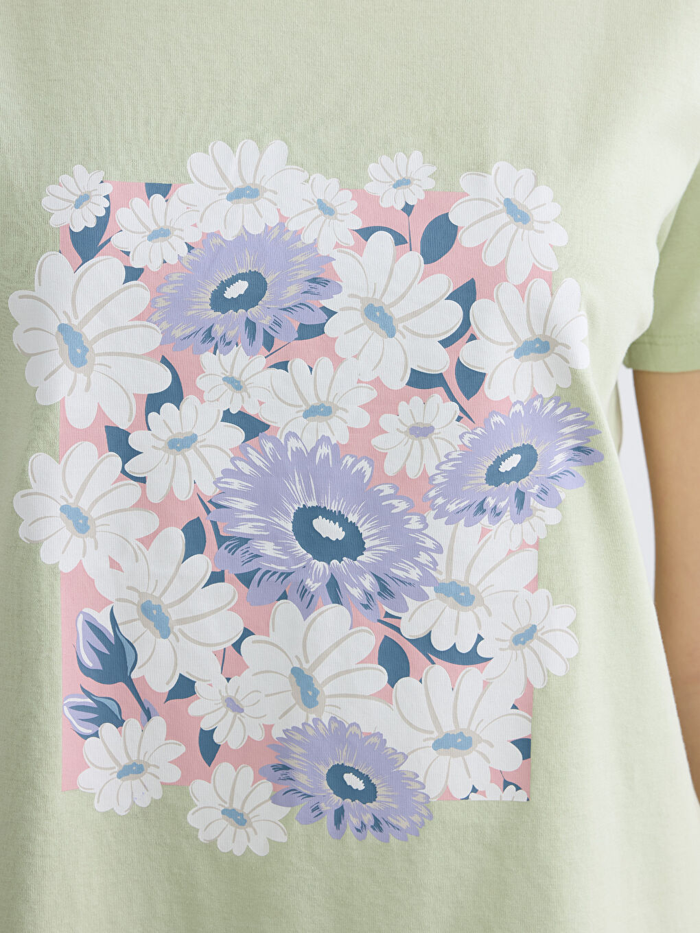 Bisiklet Yaka Çiçek Baskılı Kadın Tişört-2