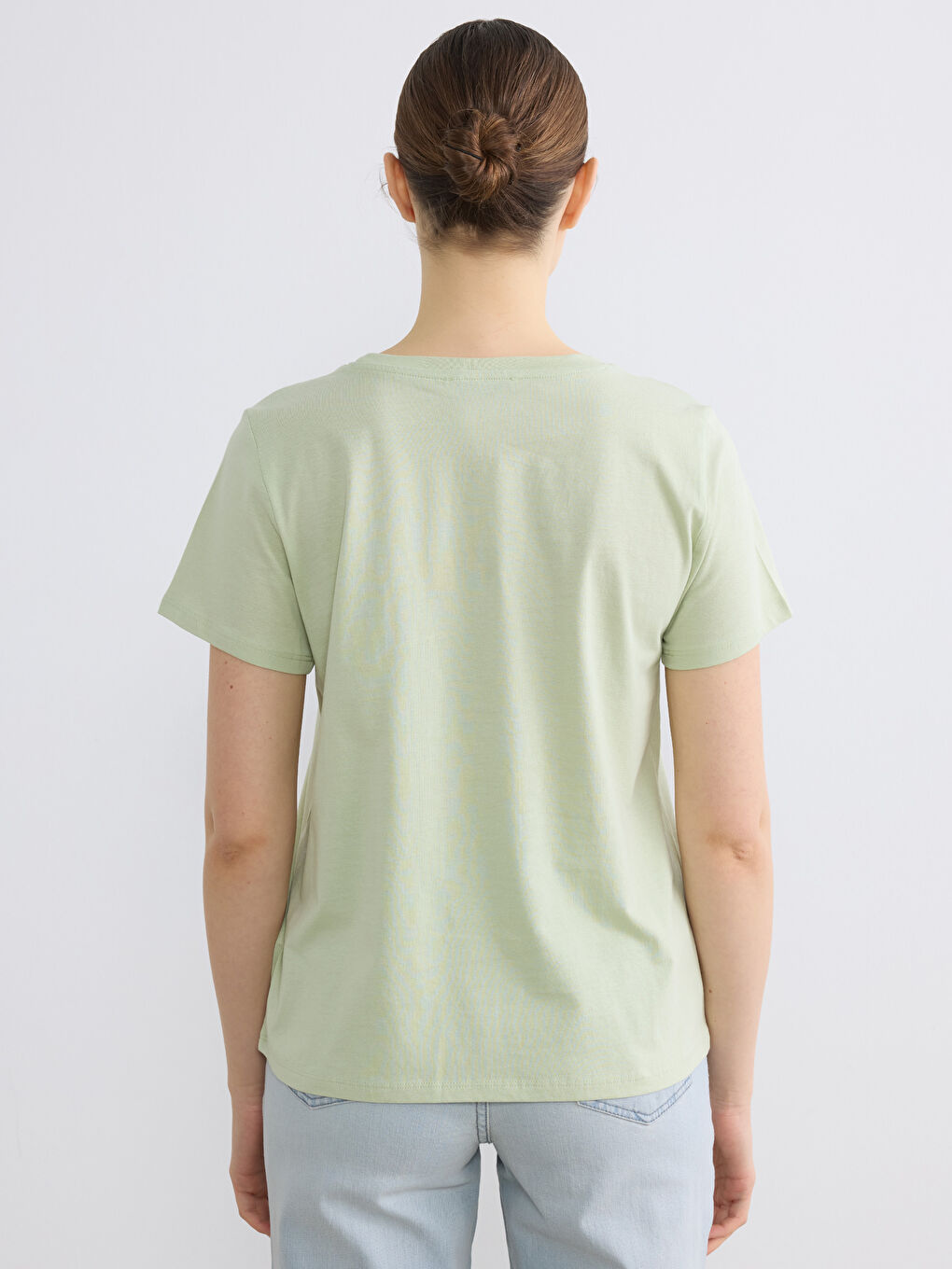 Bisiklet Yaka Çiçek Baskılı Kadın Tişört-3