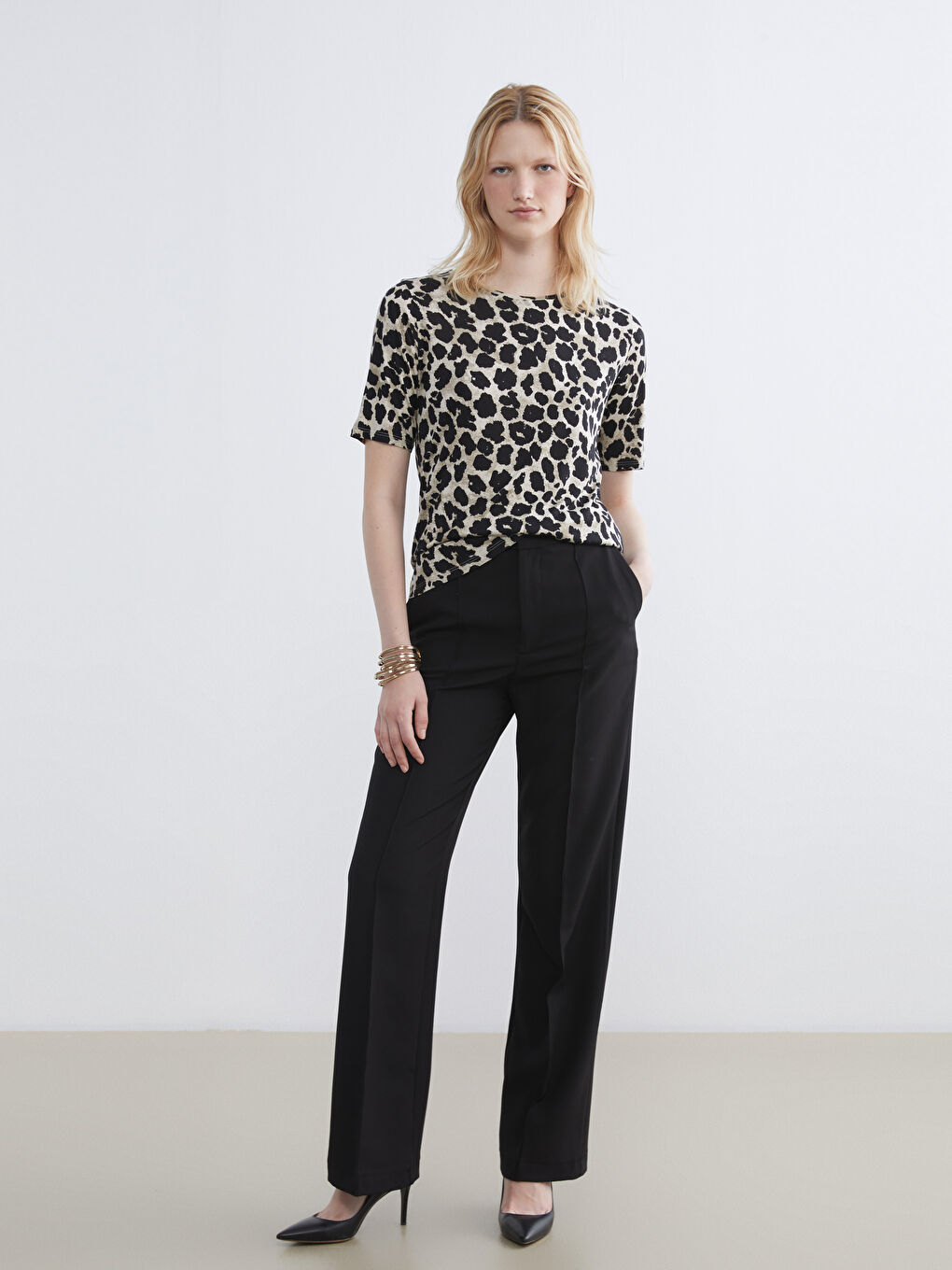 Әйелдер қоңыр Футболка-1