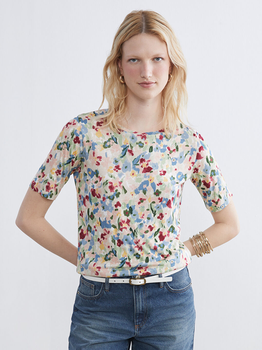 Pembe Çiçekli Kadın Tişört