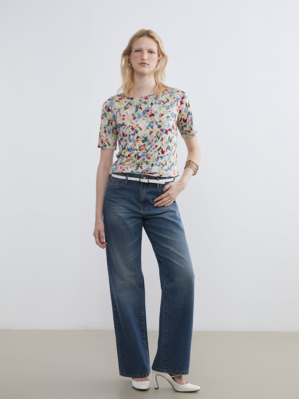 Pembe Çiçekli Kadın Tişört-2