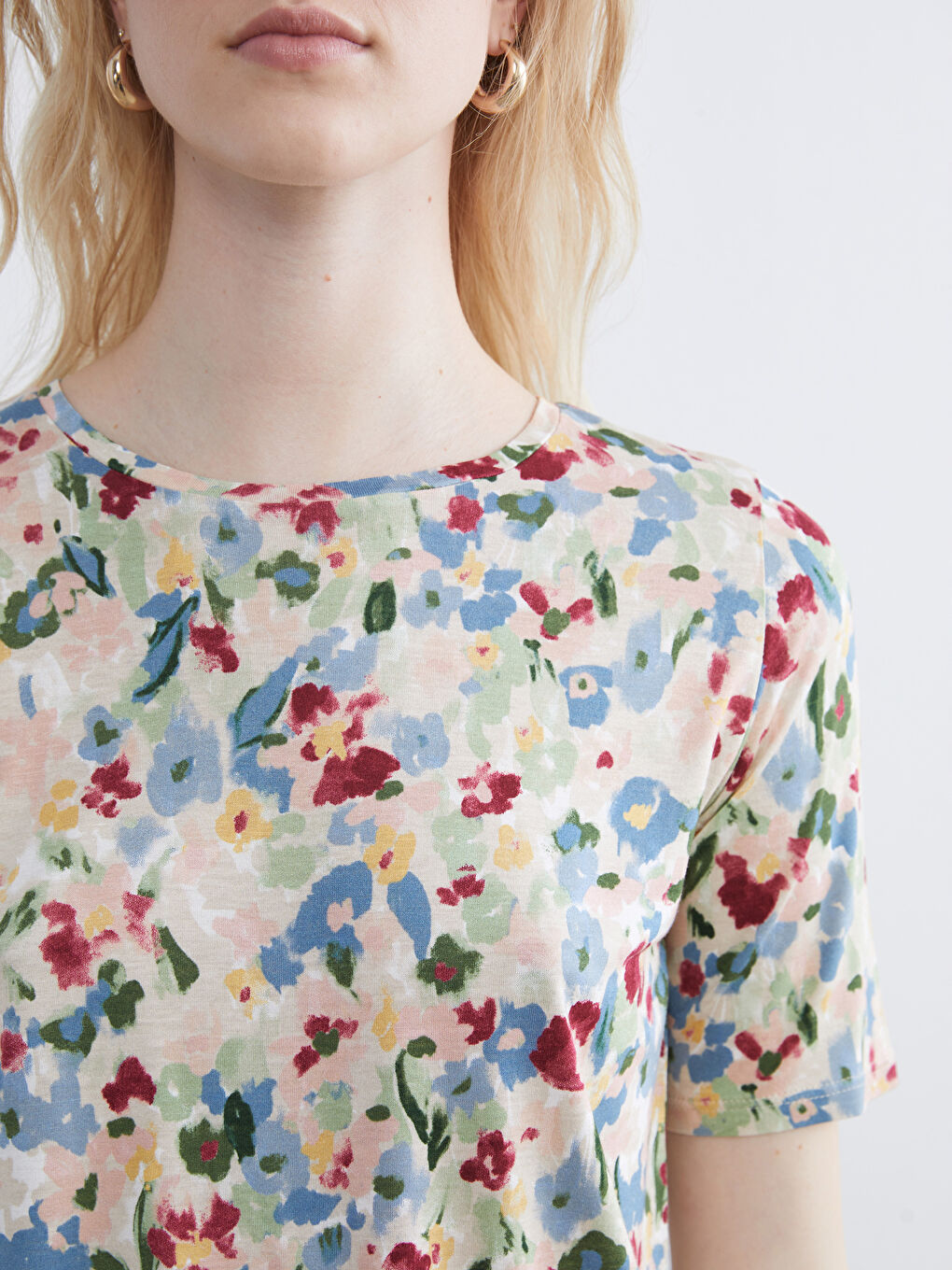 Pembe Çiçekli Kadın Tişört-3