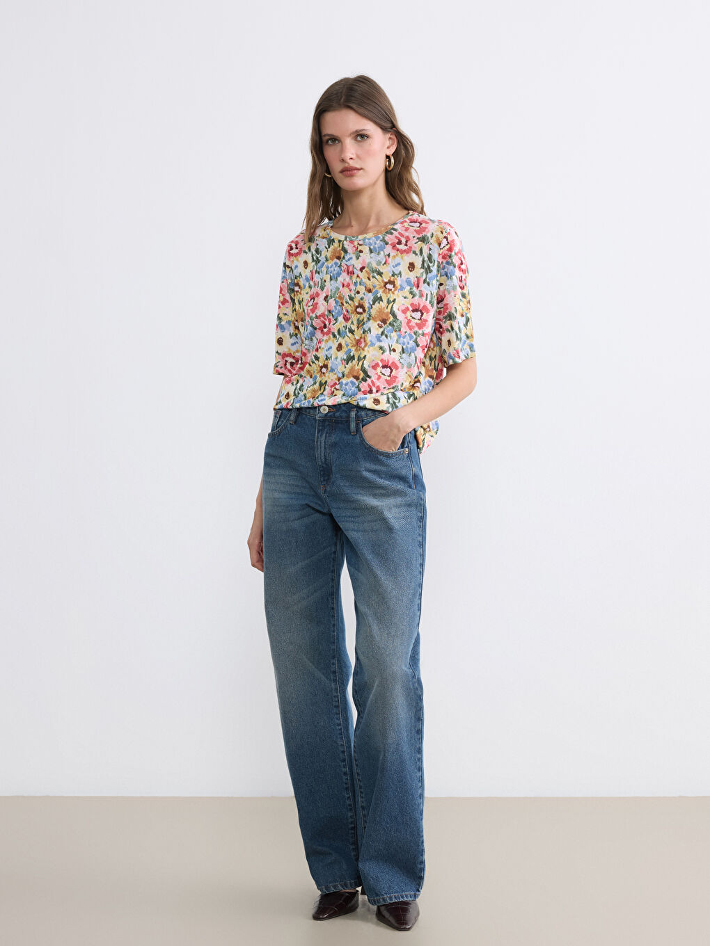 Pembe Çiçekli Kadın Tişört-1