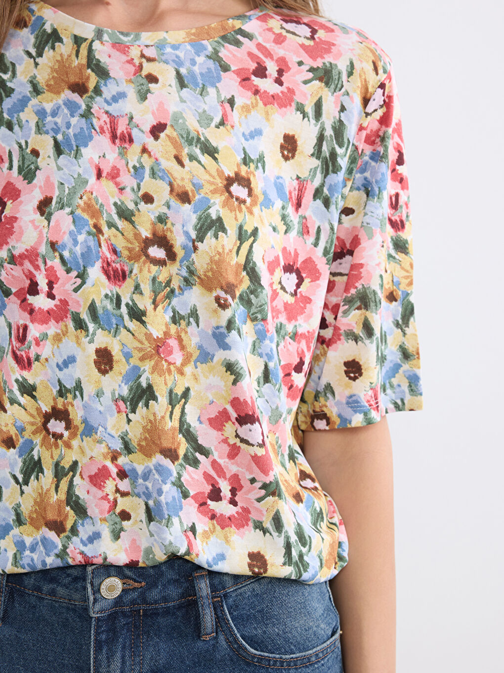 Pembe Çiçekli Kadın Tişört-2