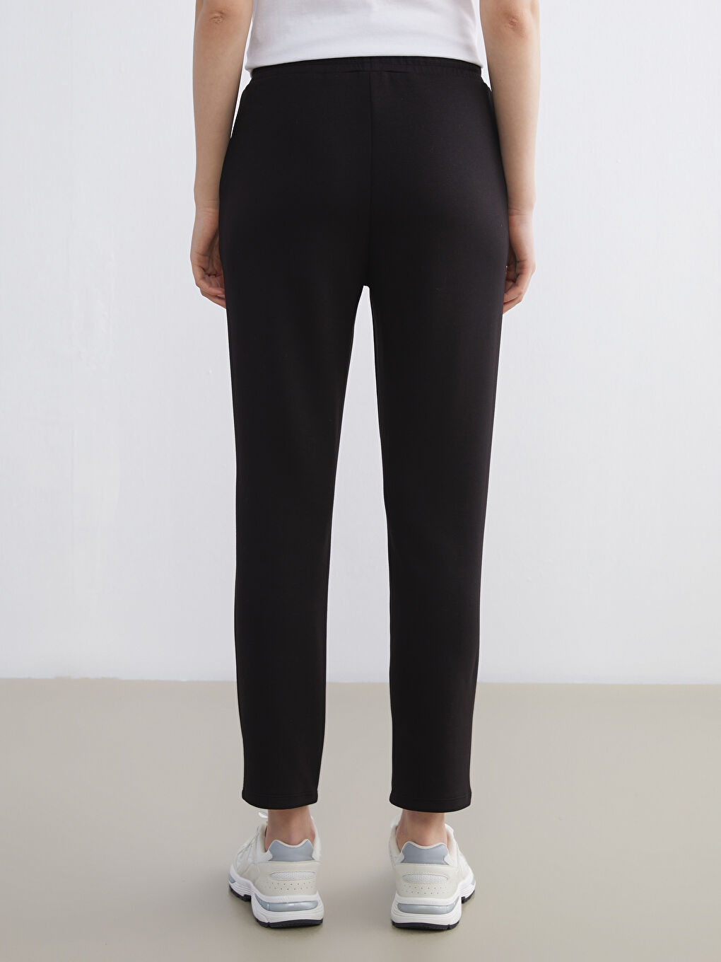 Siyah Beli Lastikli Soft Touch Kadın Eşofman Altı-3