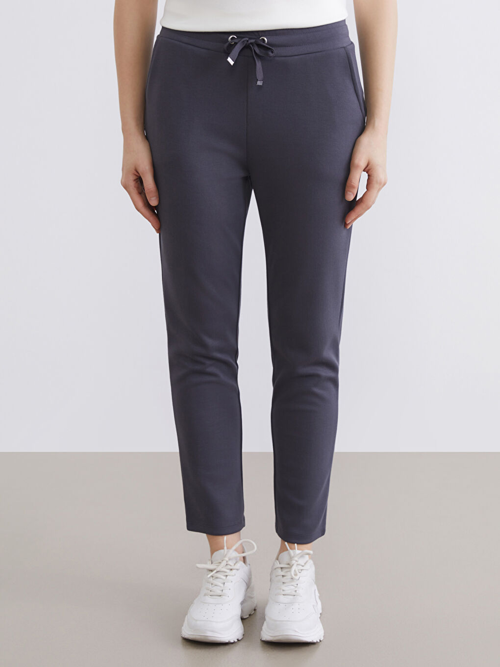 Antrasit Beli Lastikli Soft Touch Kadın Eşofman Altı-2