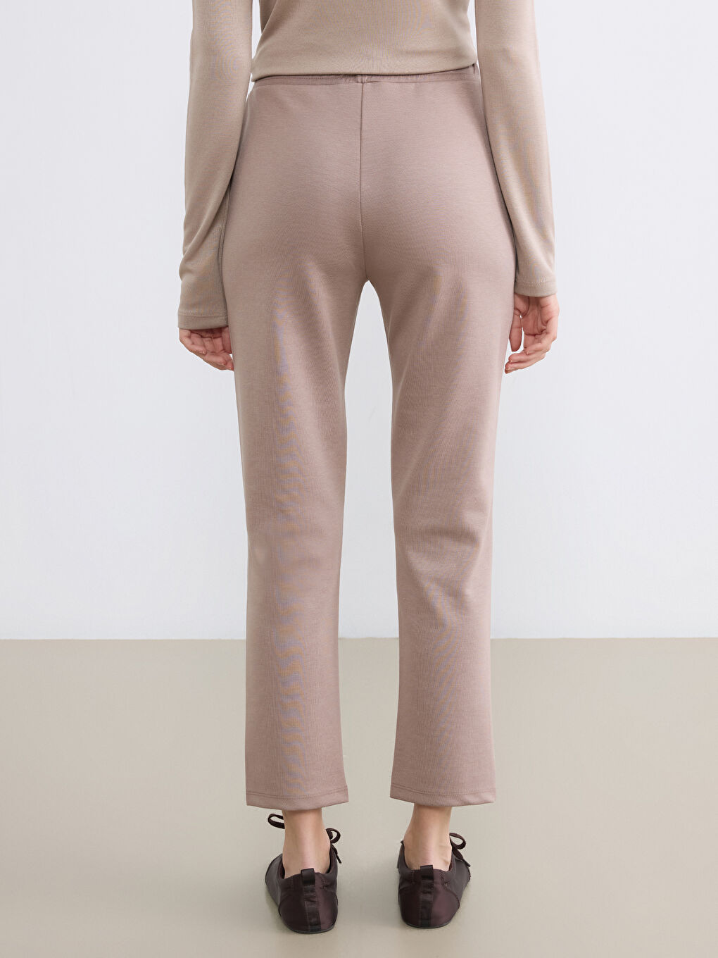 Elastic Waist Soft Touch Women's Sweatpants-3
