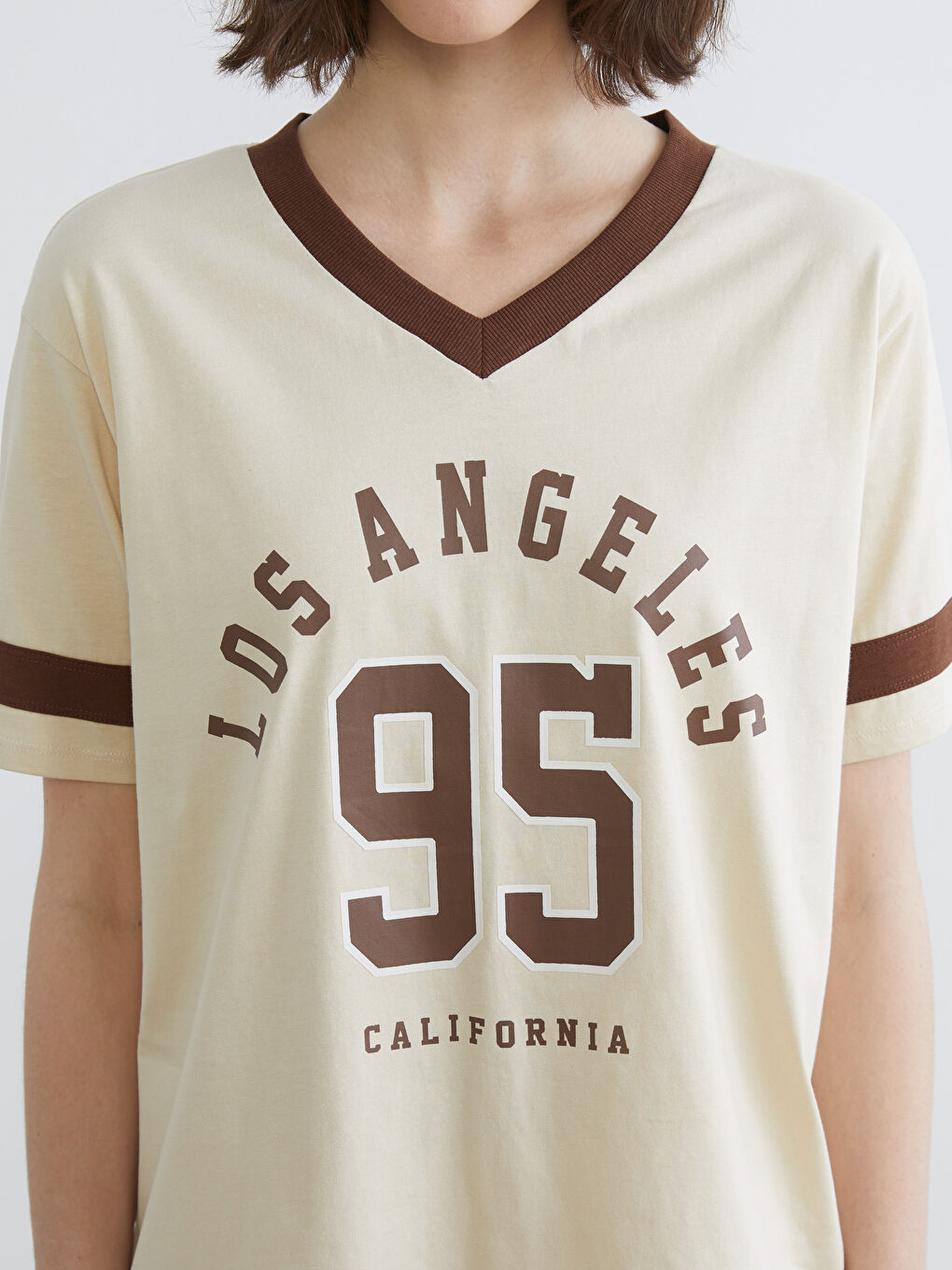 V Neck Printed Oversize Women's T-Shirt-2