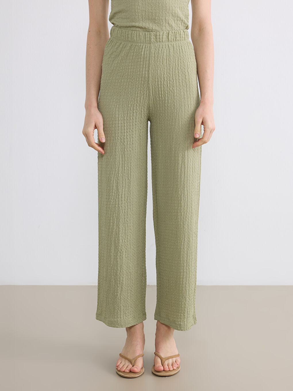 Pantalon VERT Femme-1