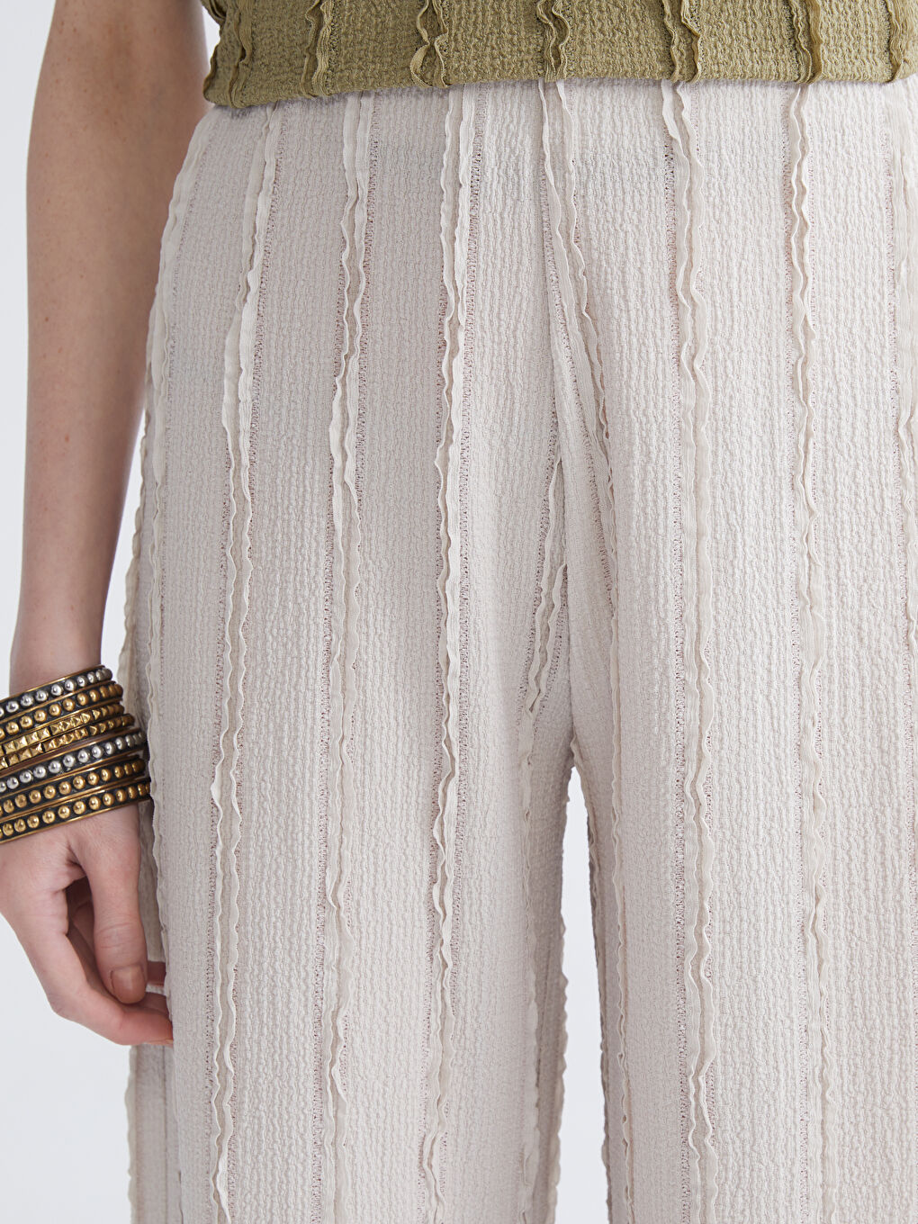 Gri Beli Lastikli Dokulu Kadın Pantolon-2