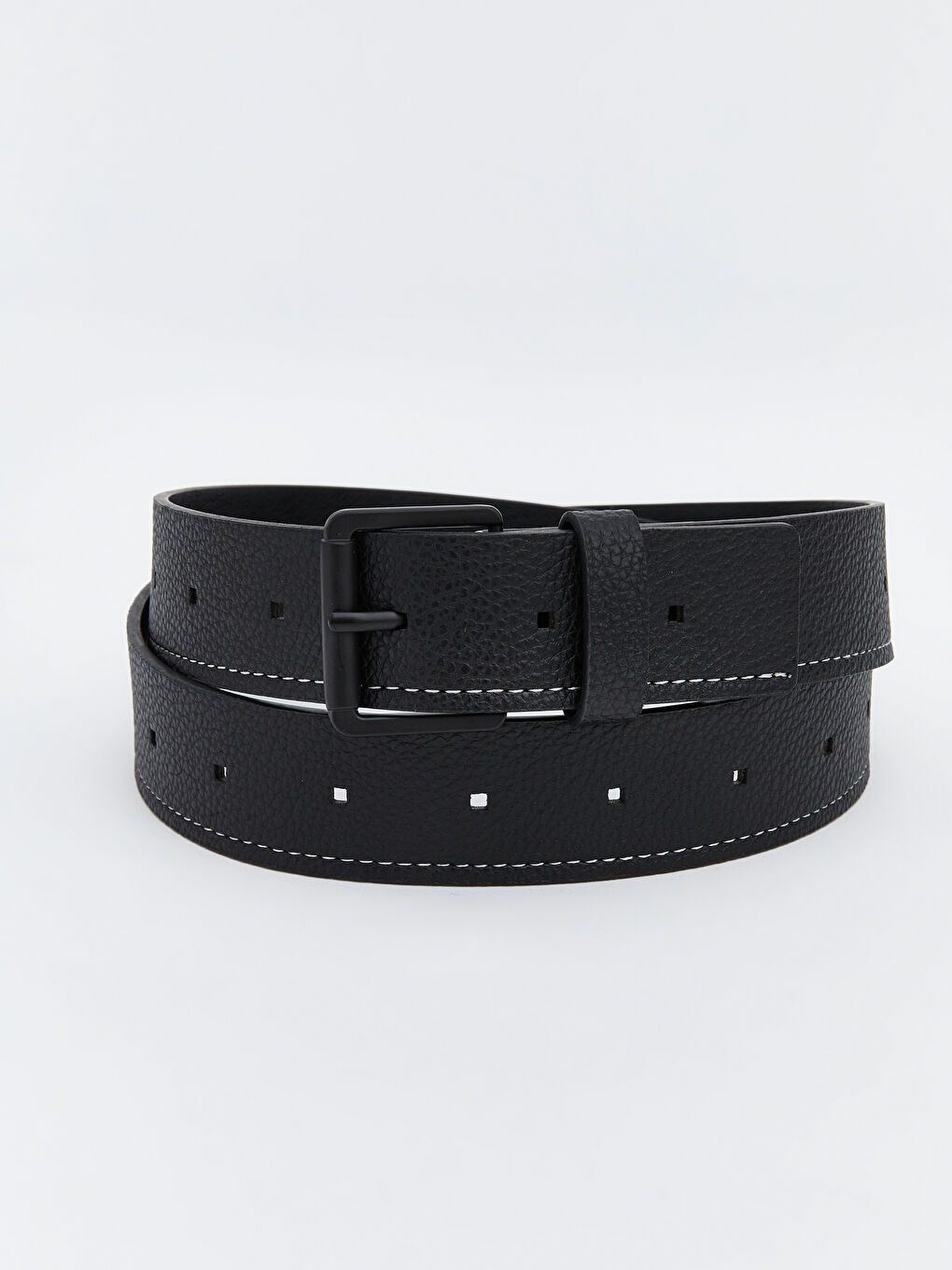 حزام أسود رجل