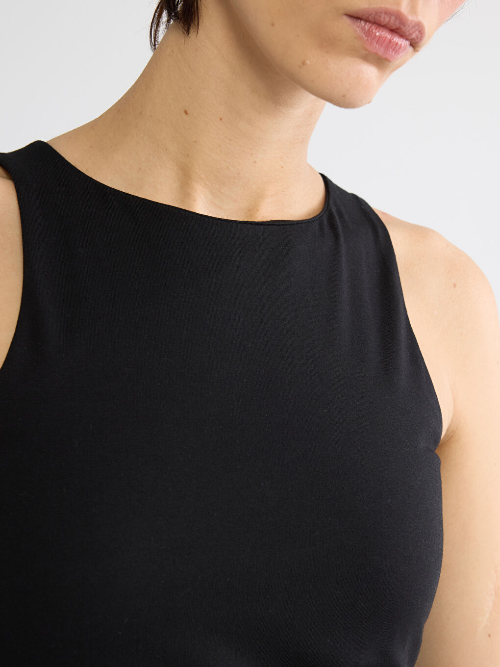 Siyah Bisiklet Yaka Kadın Atlet-2