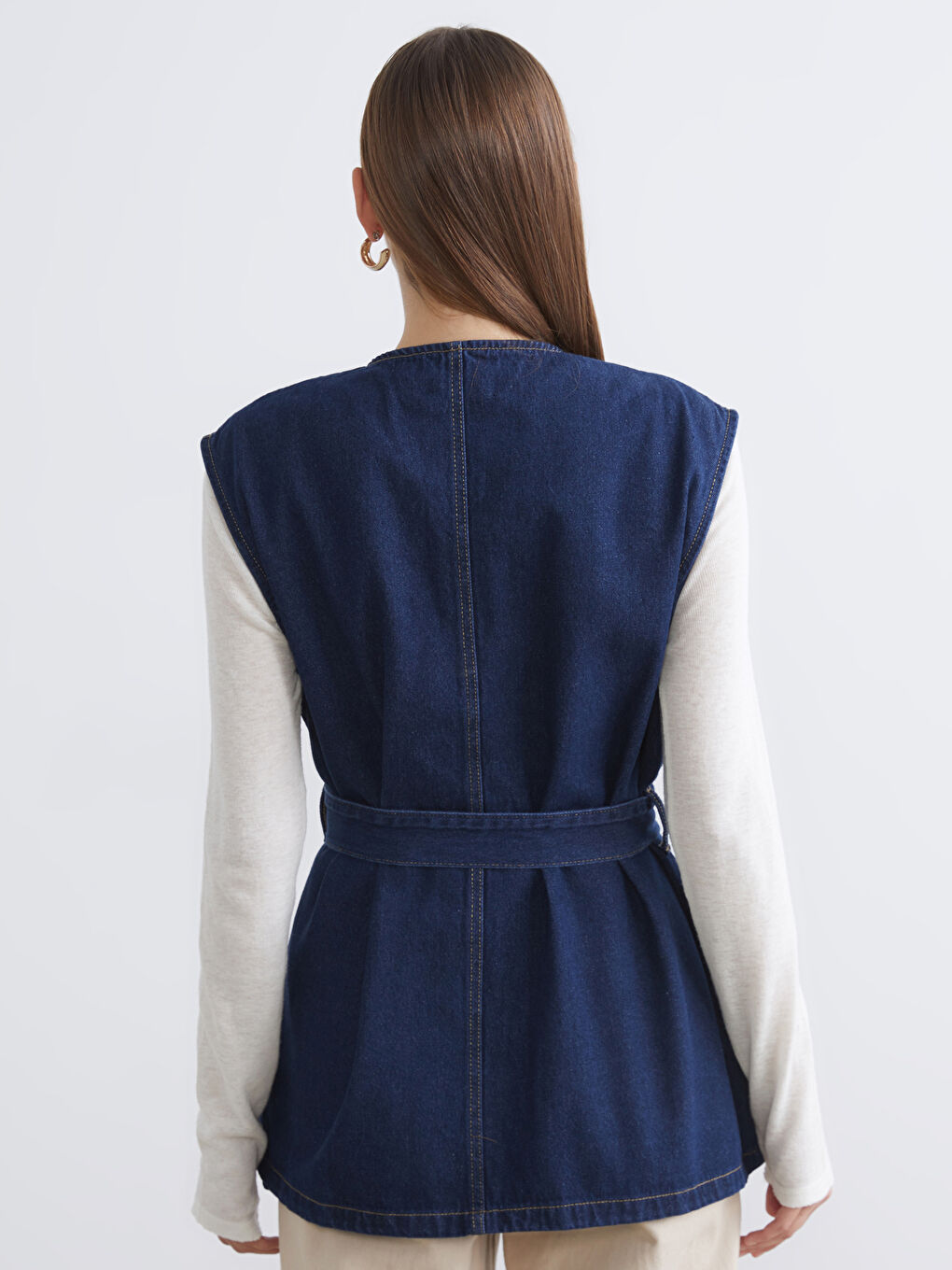 Women's crew neck denim vest.-3