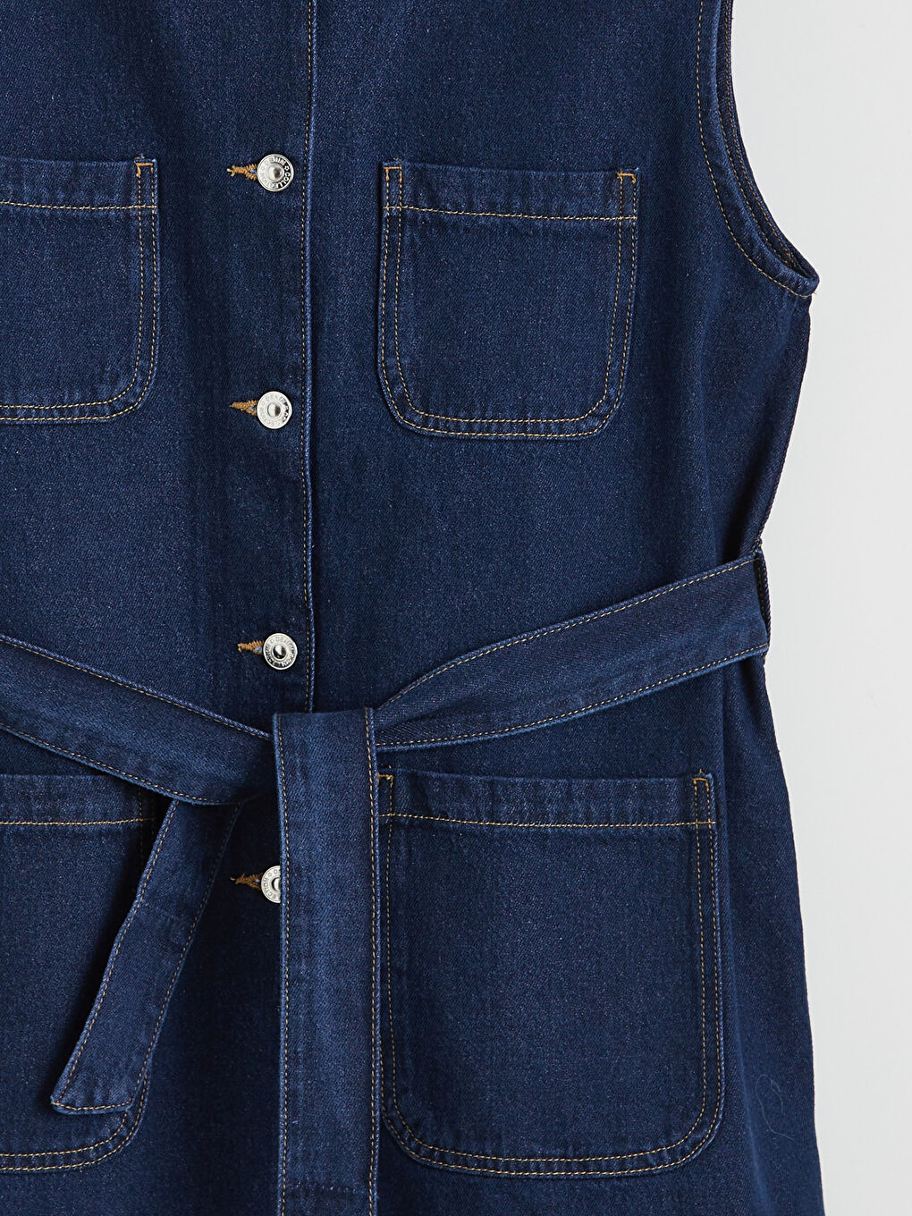 Women's crew neck denim vest.-5