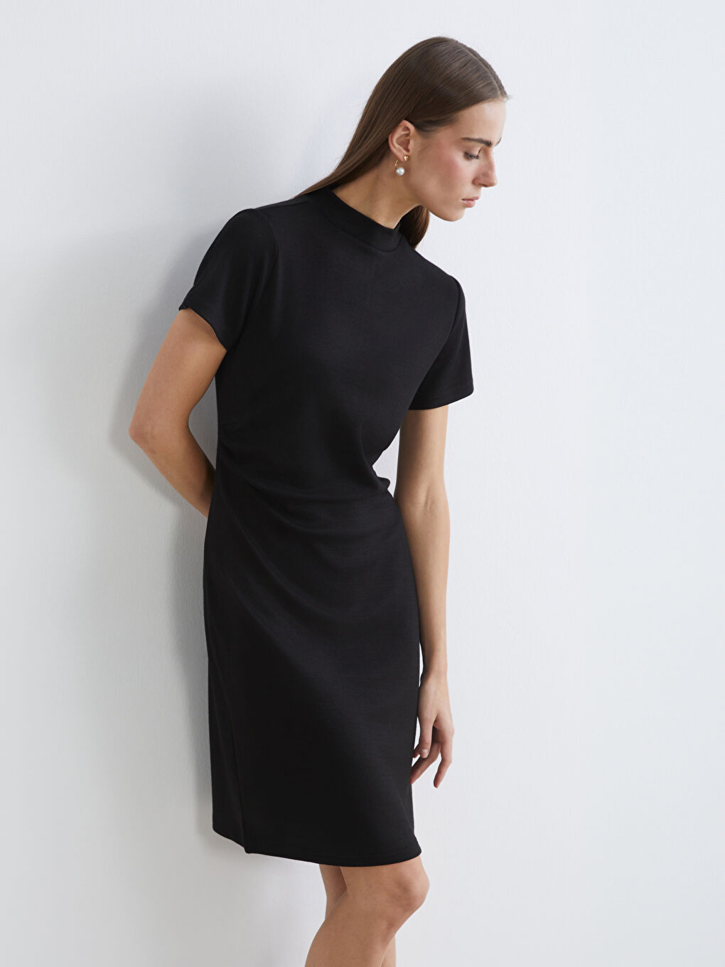 Жінка ЧОРНИЙ Сукня-1