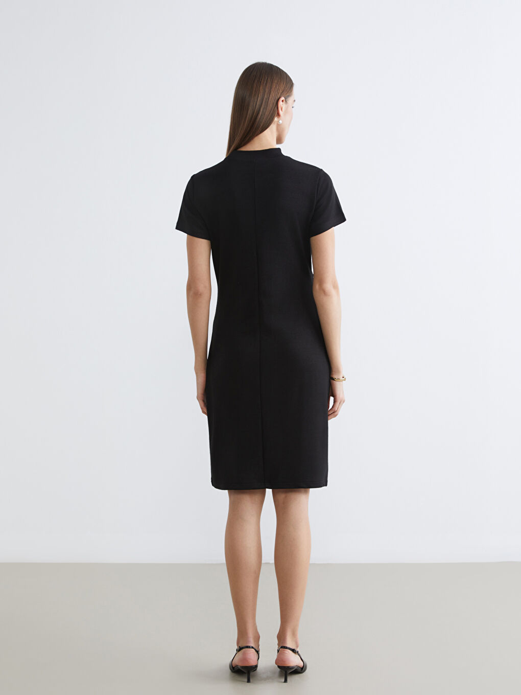 Жінка ЧОРНИЙ Сукня-3