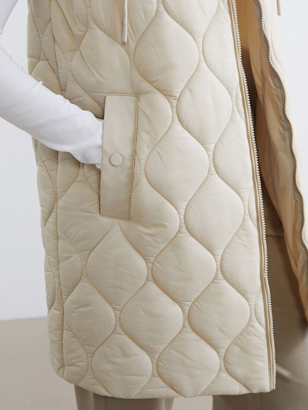 Women's Hooded Quilted Puffer Vest-2