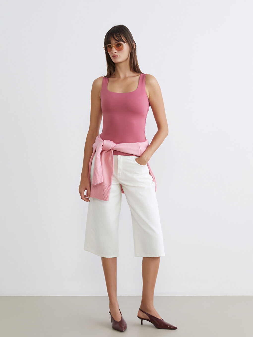 Женская майка с квадратным вырезом-1