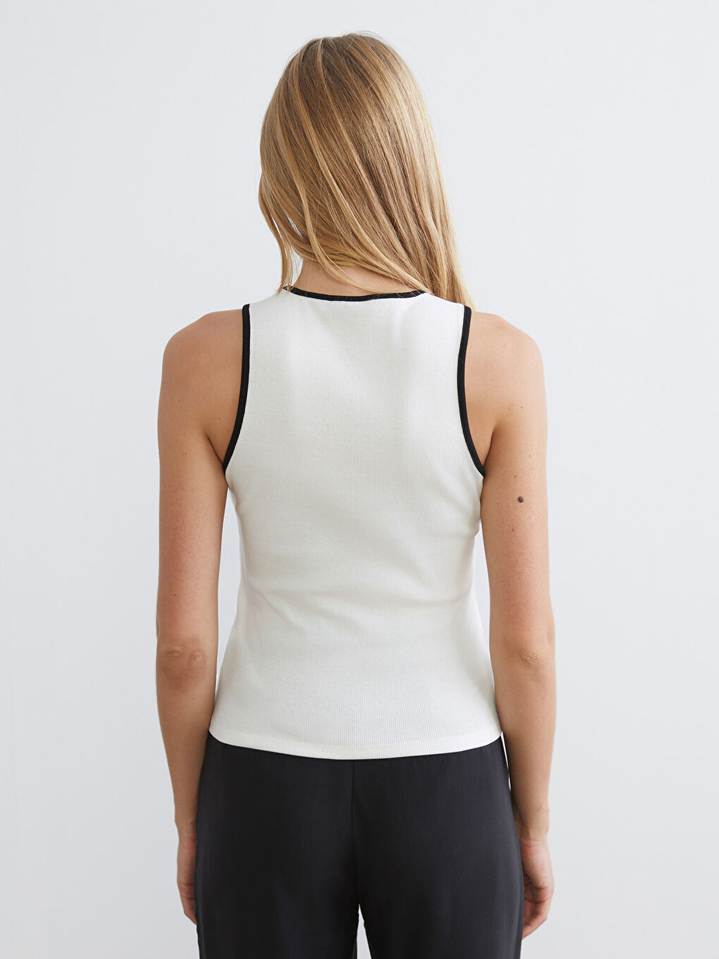 Женщины экрю Боди-3