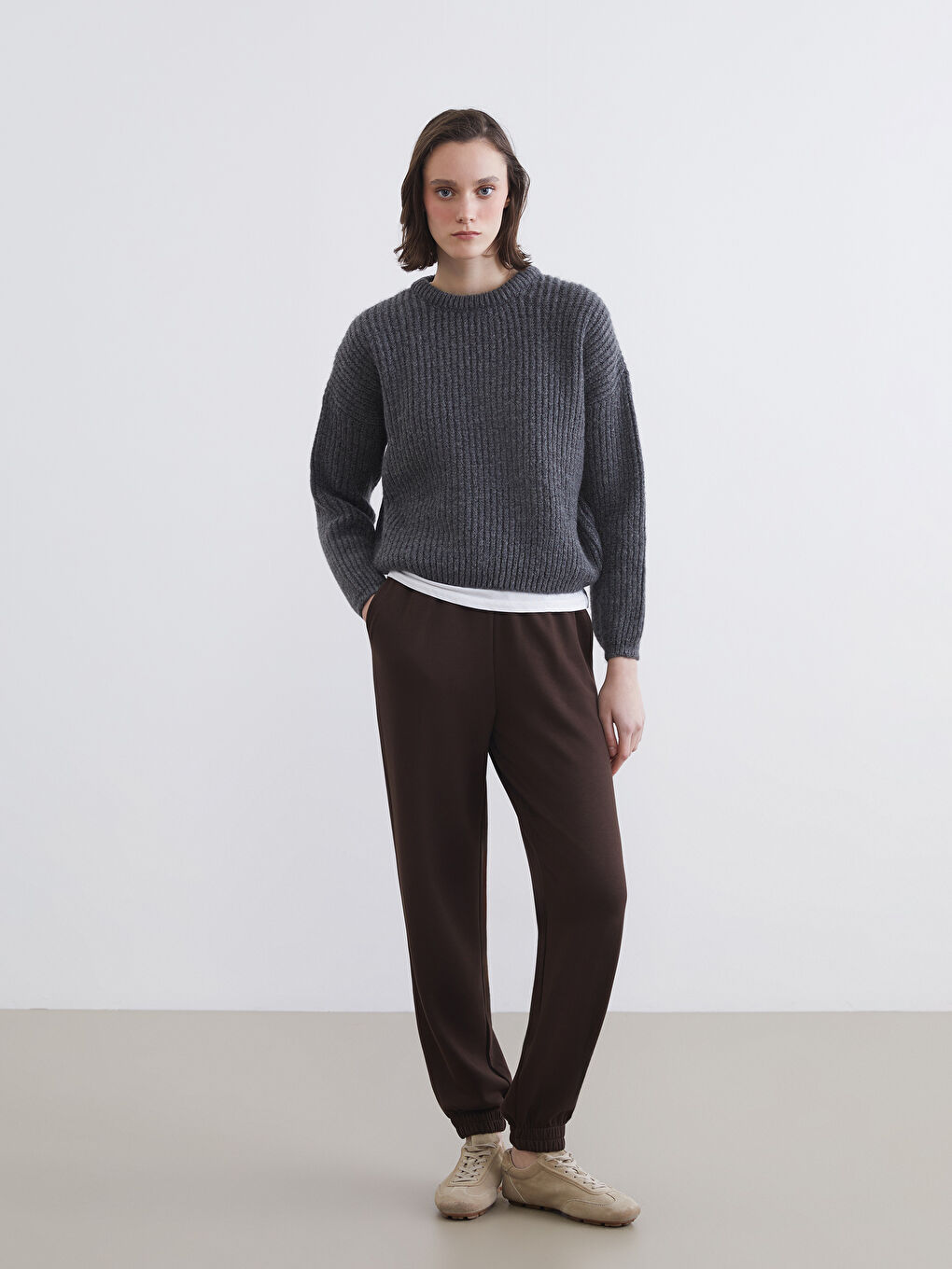 Женские мягкие джоггеры с эластичным поясом