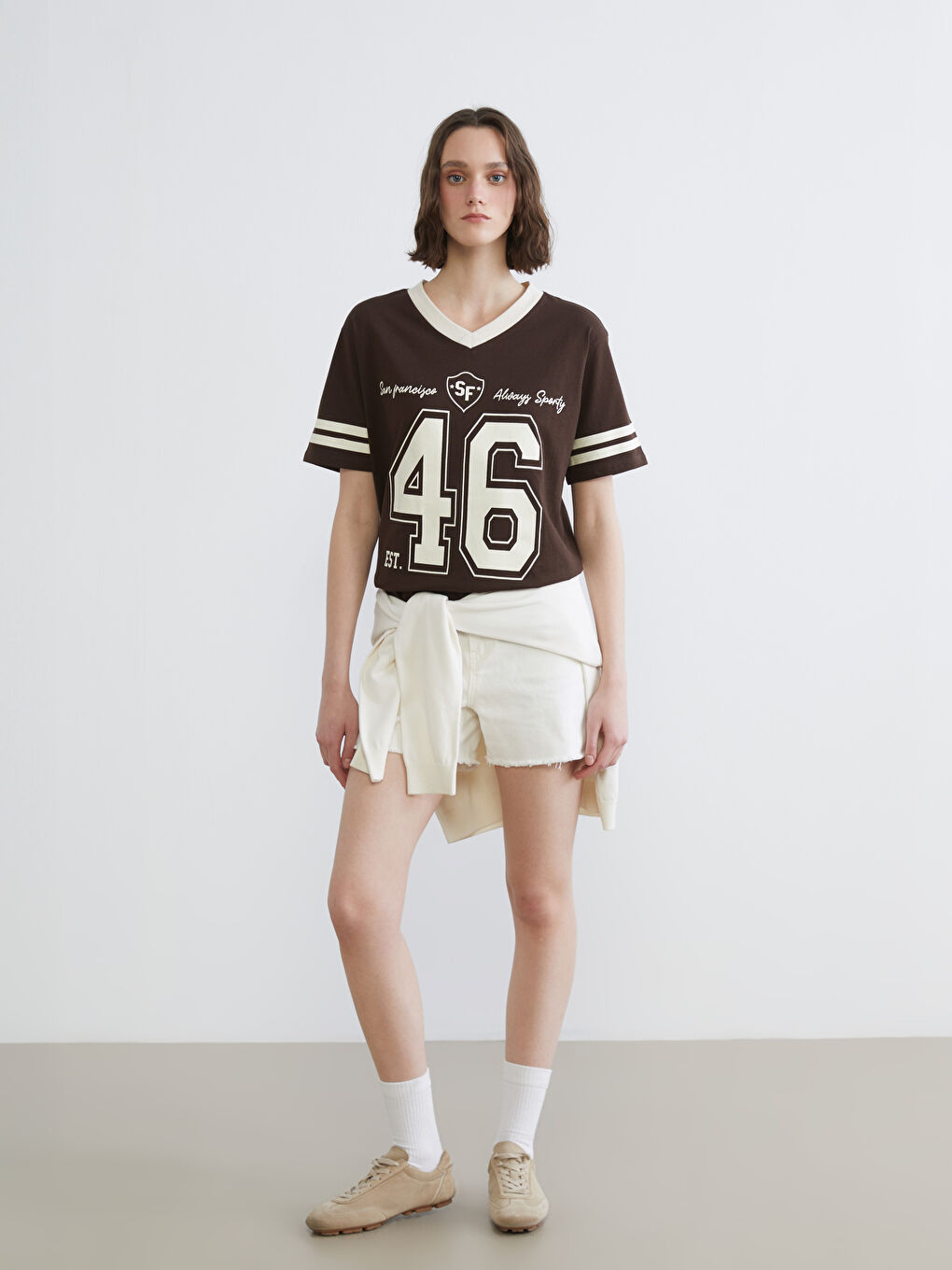 تیشێرت قاوه‌یی ژن-1