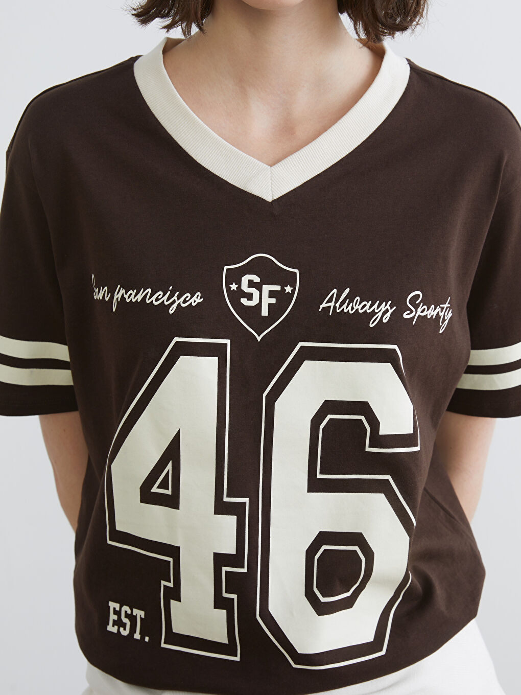 تیشێرت قاوه‌یی ژن-2