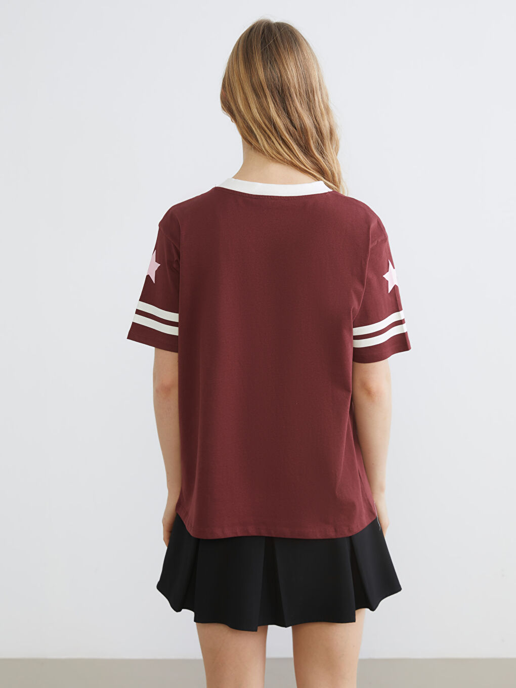 v жағалы принтті оверсайз әйелдер футболкасы-3