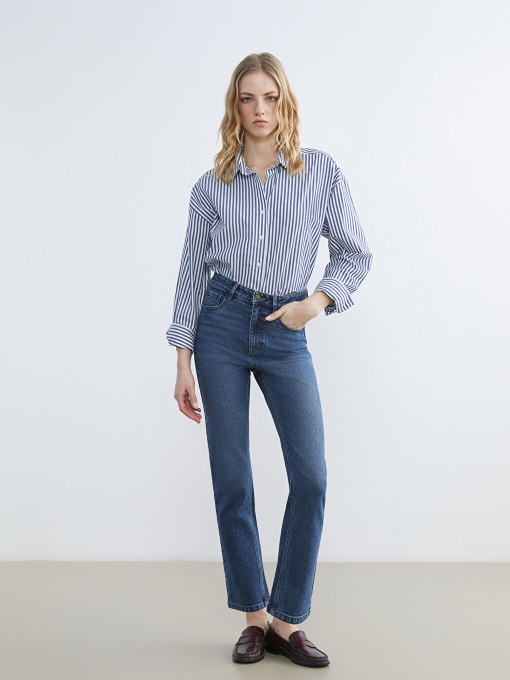 Джинсы Mom Fit для женщин