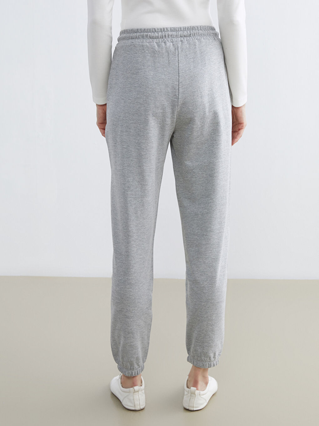 بنطال رياضي رياضي رمادي امرأة-3