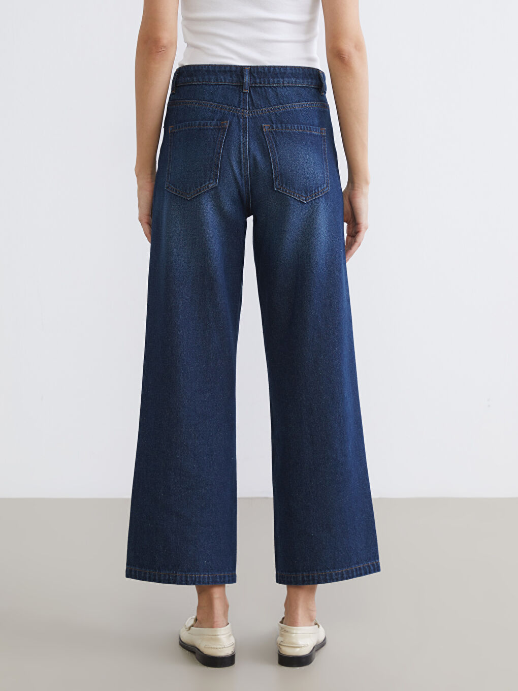 Женские джинсы широкого кроя-3