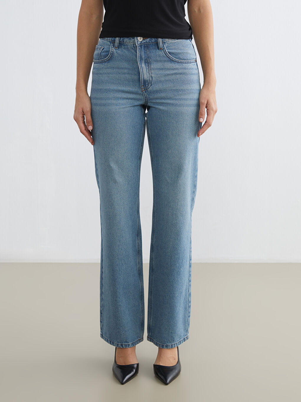 Women's Straight Fit Jeans-1