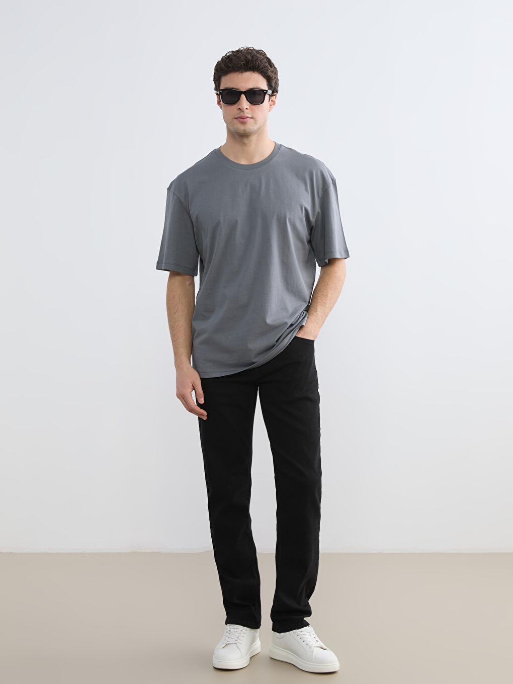 Gri Bisiklet Yaka Baskılı Penye Erkek Tişört-1