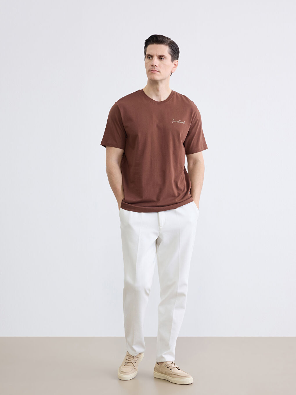 Kahverengi Bisiklet Yaka Baskılı Penye Erkek Tişört-1