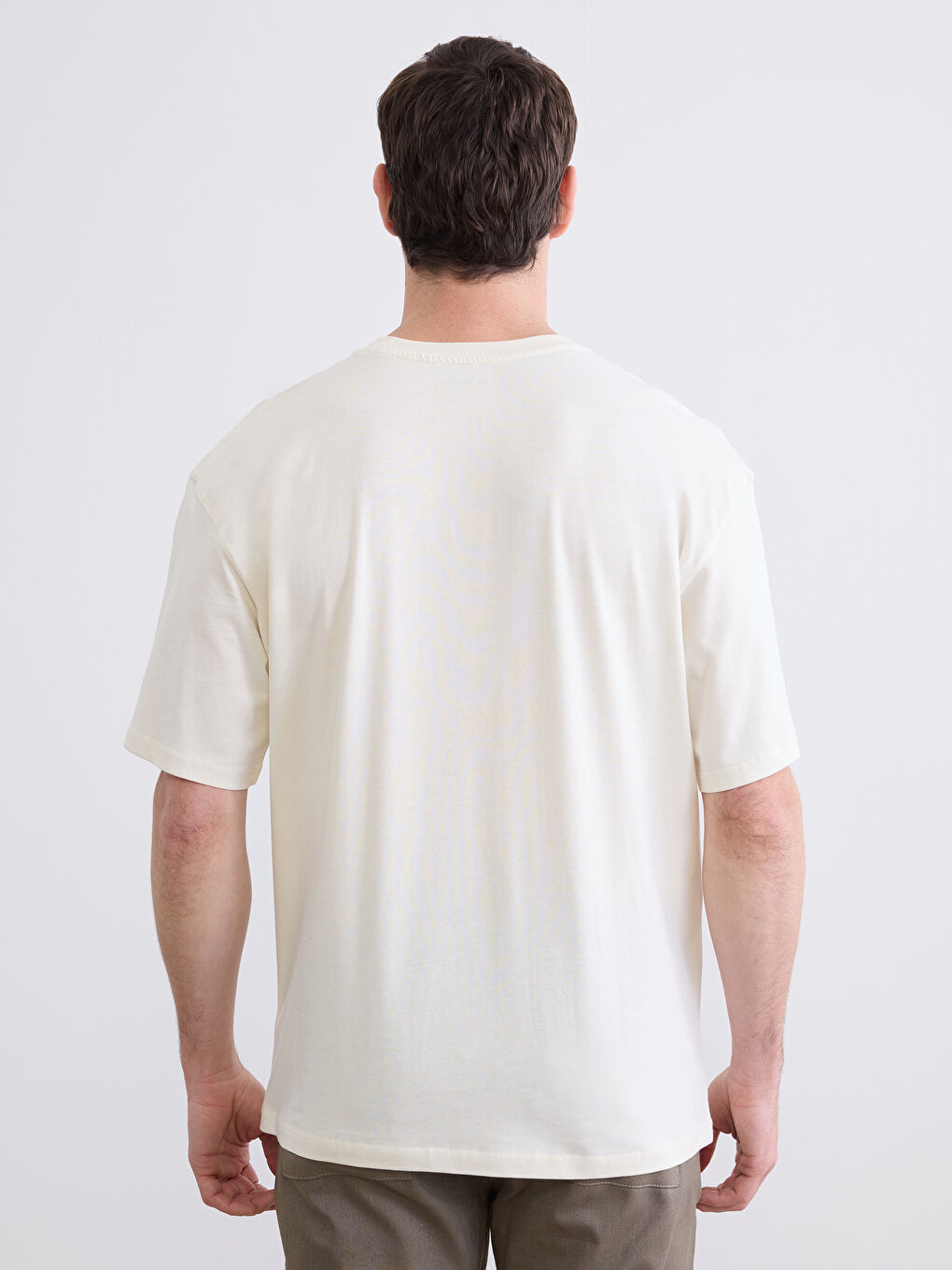 Ekru Bisiklet Yaka Baskılı Erkek Tişört-2