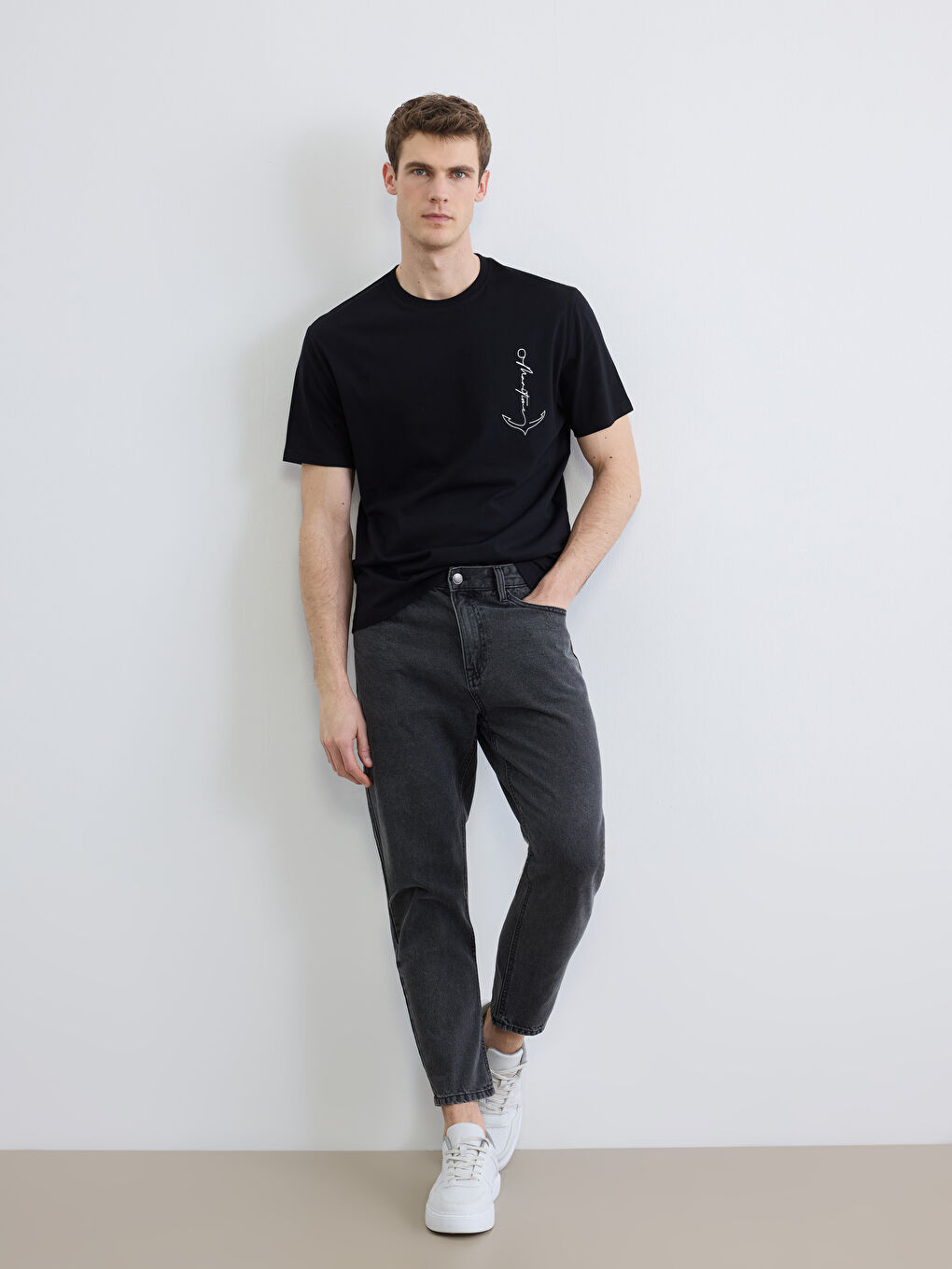 Siyah Bisiklet Yaka Baskılı Erkek Tişört-1