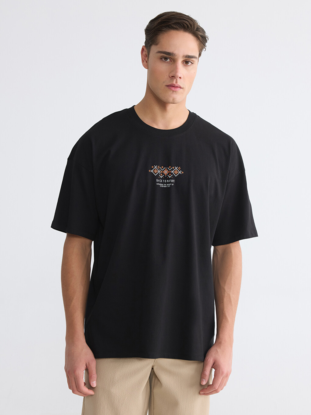 Siyah Loose Fit Bisiklet Yaka Baskılı Erkek Tişört