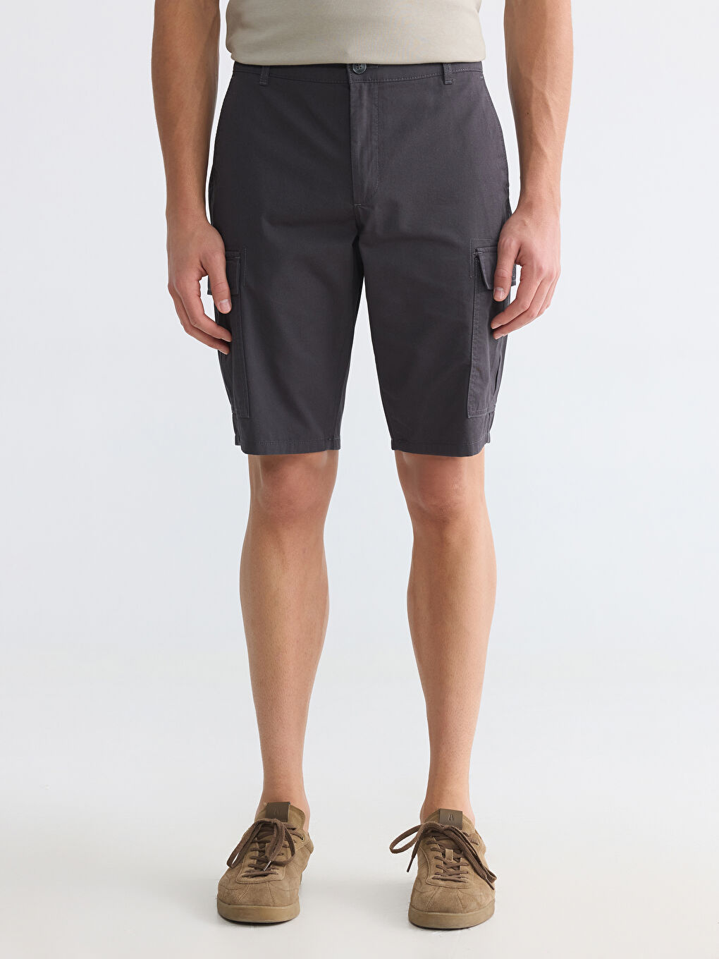 Loose Fit Men's Cargo Shorts-1