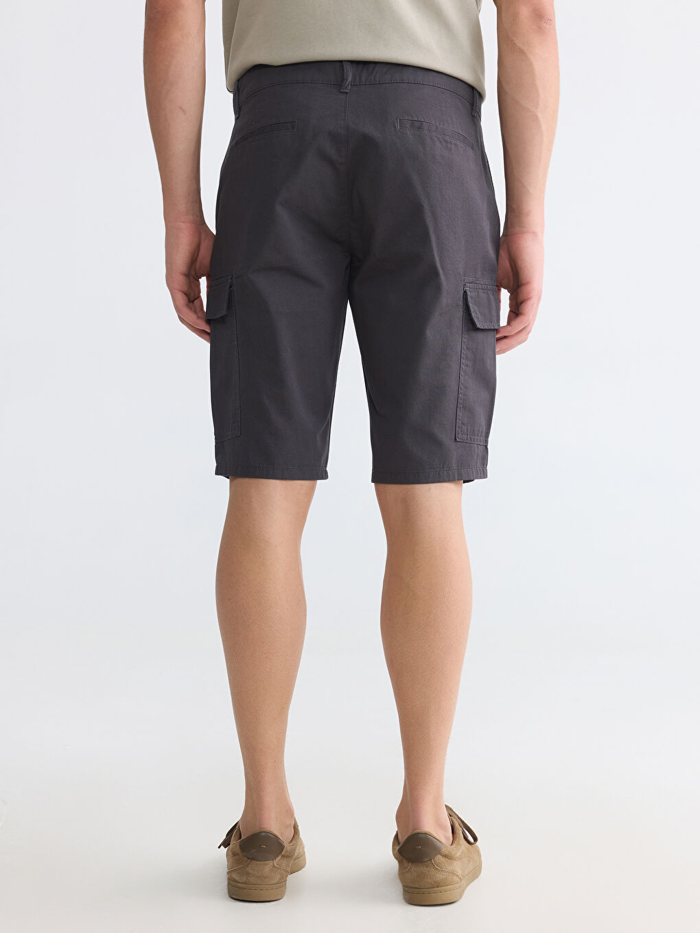 Loose Fit Men's Cargo Shorts-3
