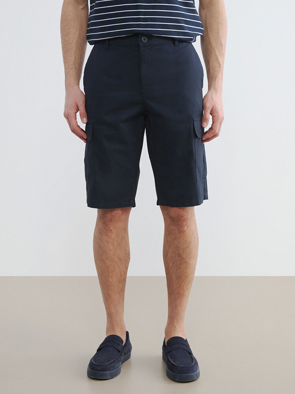Loose Fit Men's Cargo Shorts-1