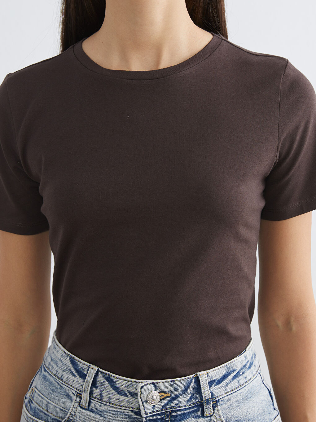 Kahverengi Bisiklet Yaka Kadın Tişört-2