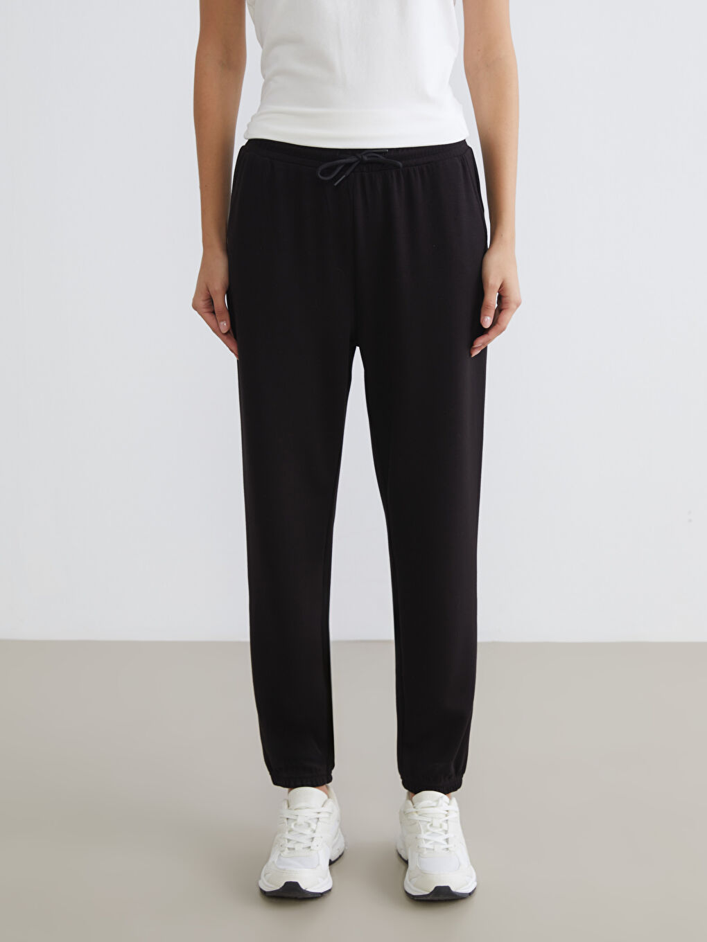 Siyah Soft Touch Kadın Jogger Eşofman Altı-1