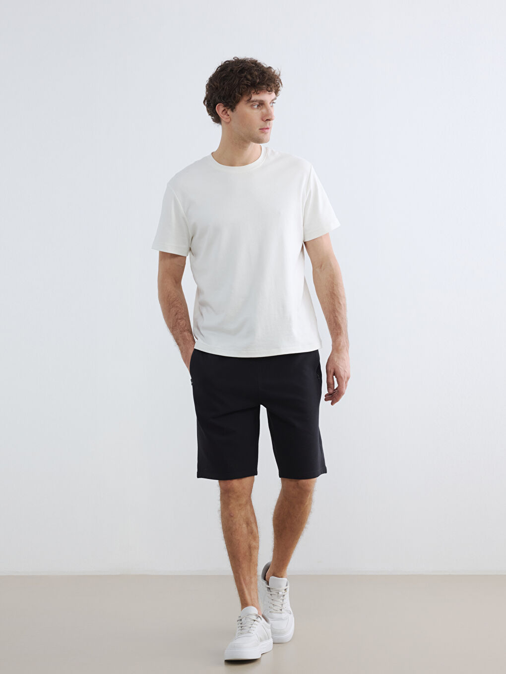 شورت رجالي أوتومان بقصة عادية