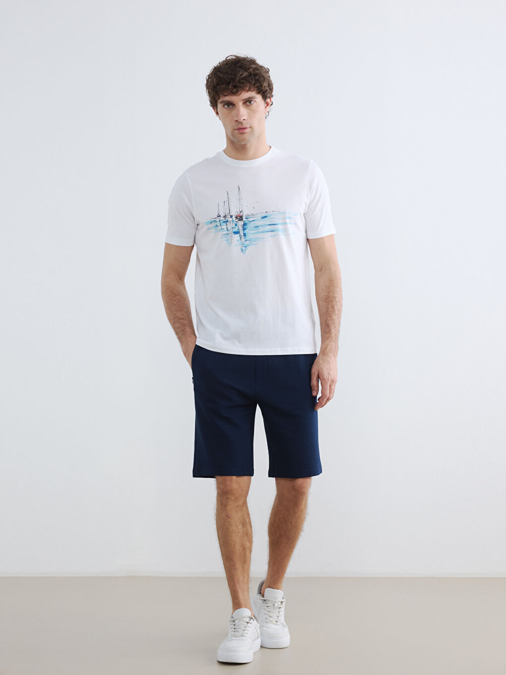 شورت رجالي بقصة عادية