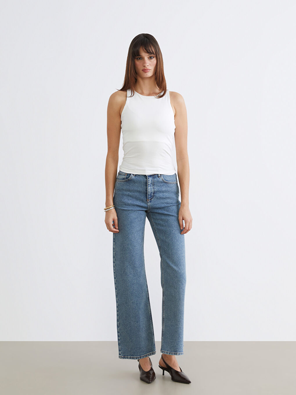 تانك توب بياقة دائرية للسيدات-1