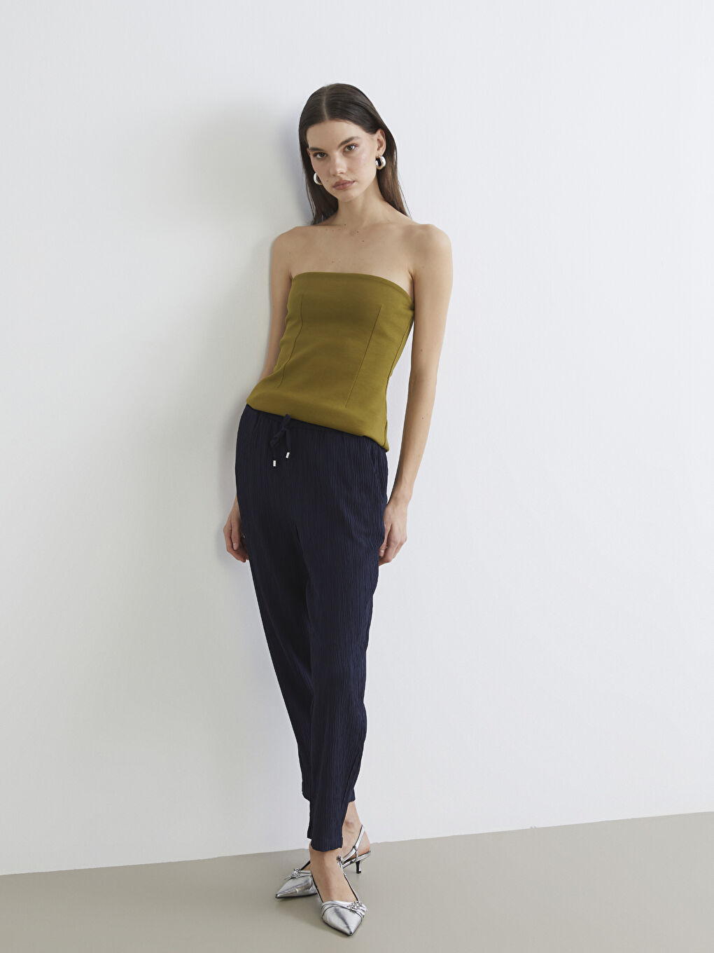 Elastic Waist Carrot Fit Women's Trousers